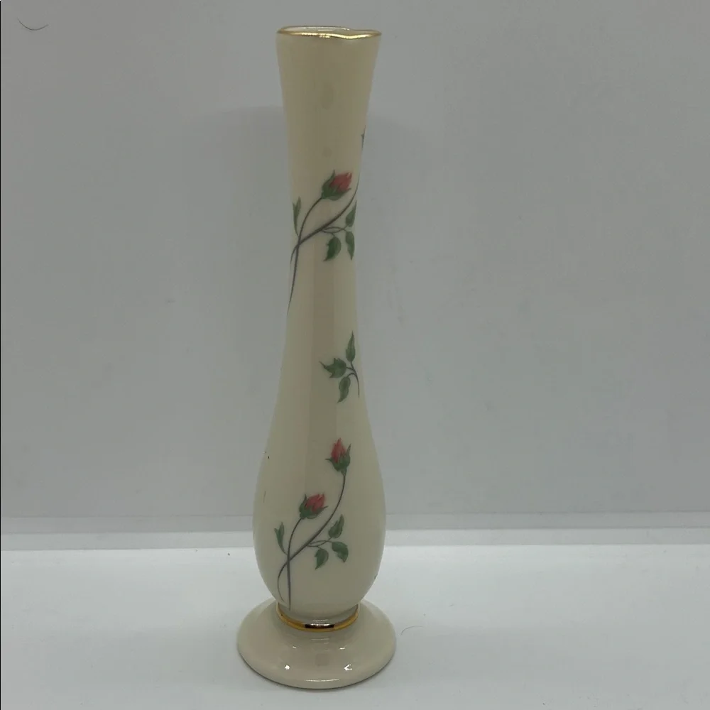 Elegant Cream Lenox Rose Manor Bud Flower Vase Made In The USA 7.5 x 2 Inch.